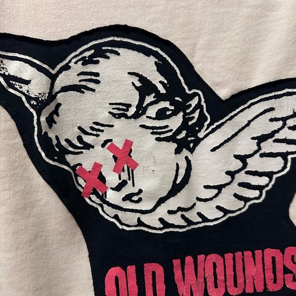 Sweatshirt handmade with old wounds up cycle cracked graphic raw hem - Picture 7 of 7